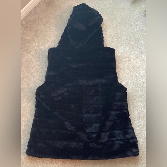 Faux Fur Hooded Vest - SOOO SOFT - Say What - Size: Large - Black - Picture 5 of 6